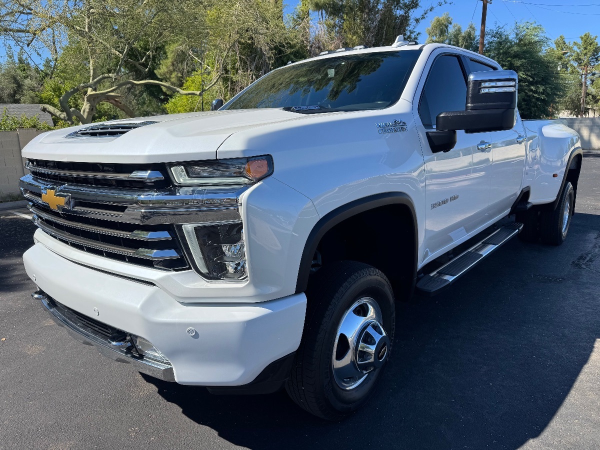 2022 Chevrolet Silverado 3500HD High Country photo 2