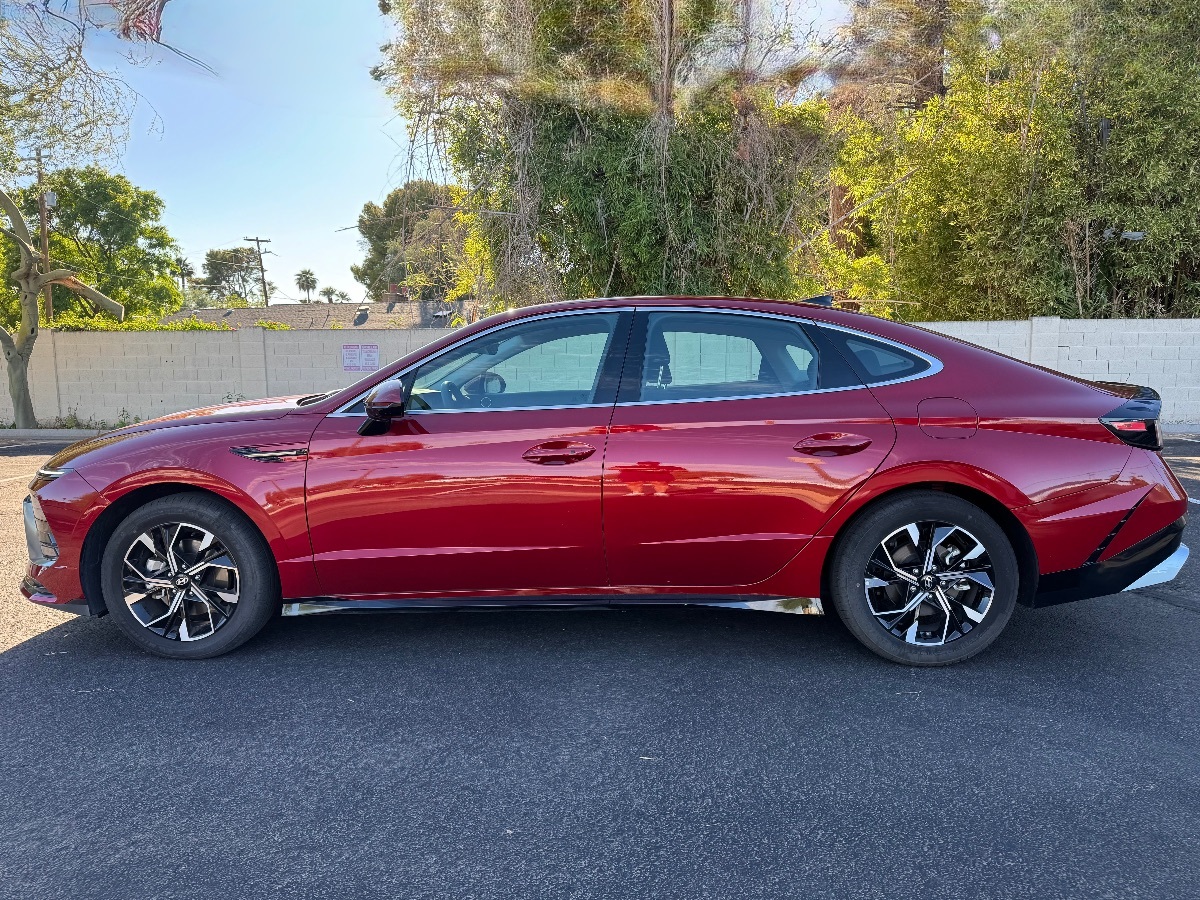 2025 Hyundai Sonata SEL photo 5