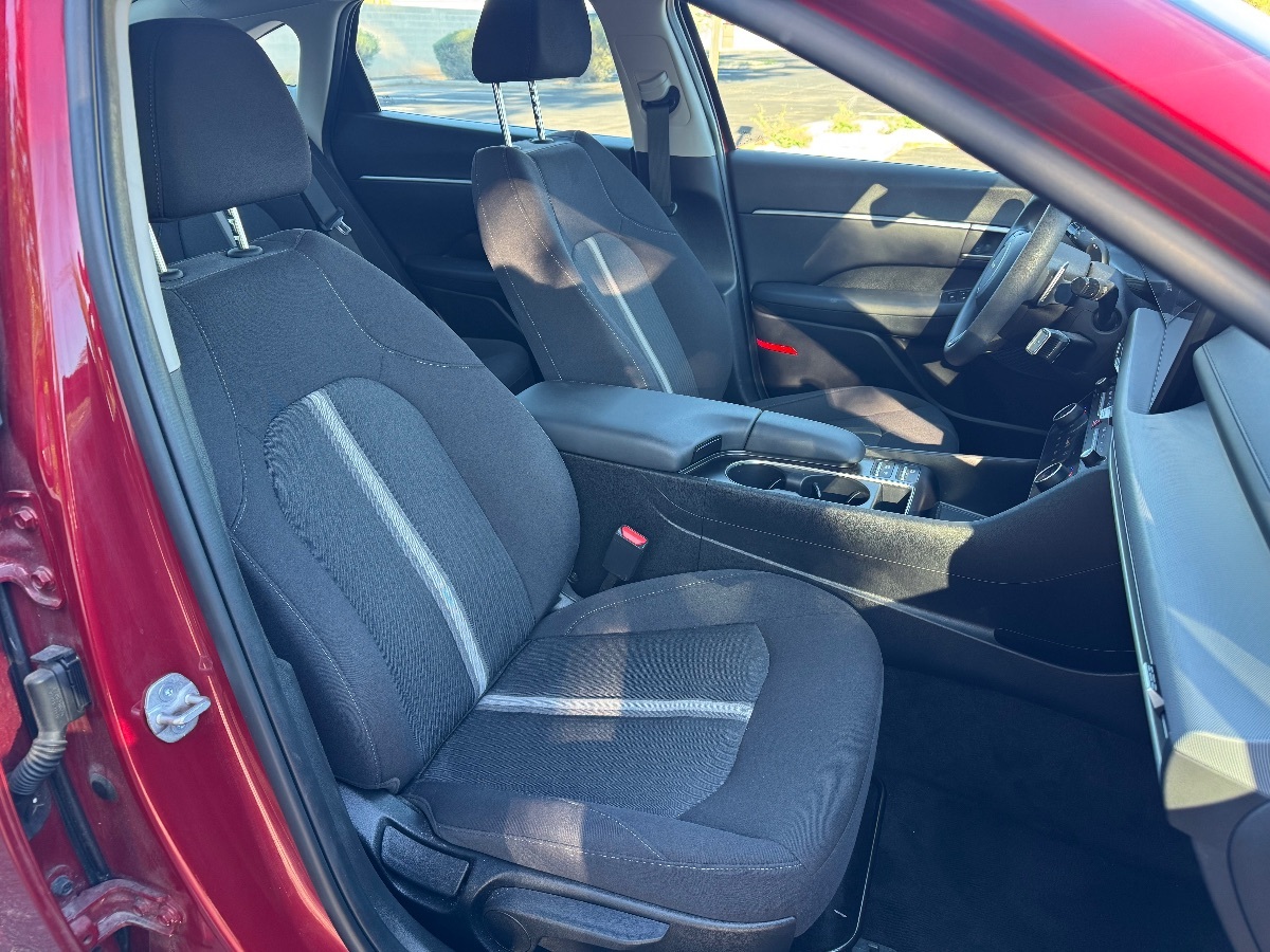 2025 Hyundai Sonata SEL photo 12