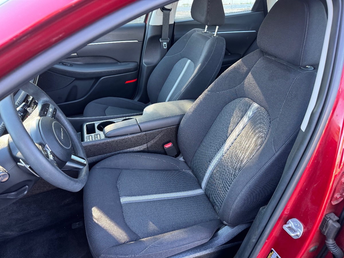 2025 Hyundai Sonata SEL photo 14