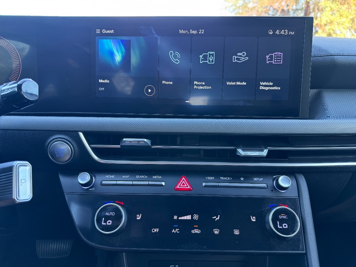 2025 Hyundai Sonata SEL photo 18