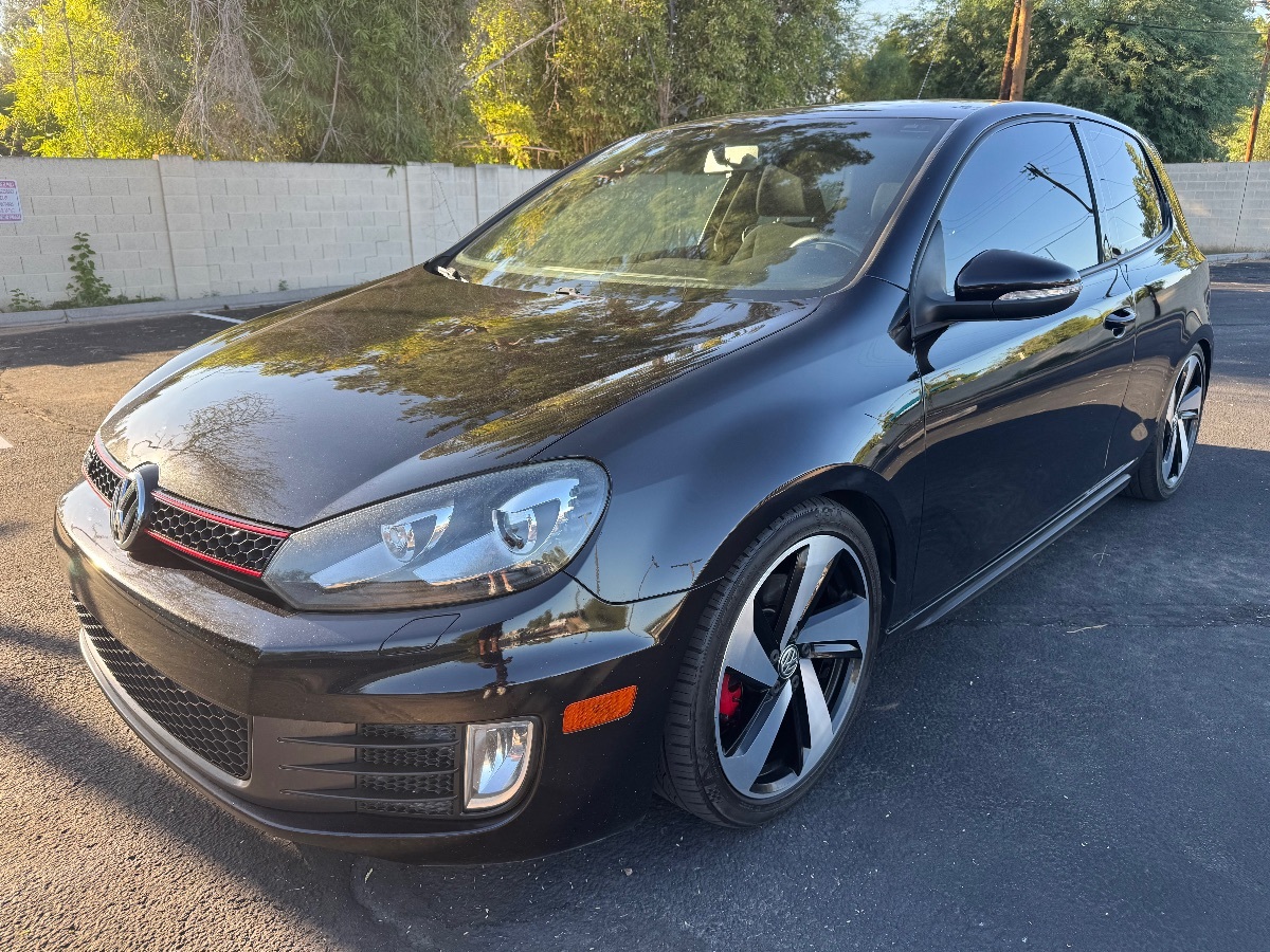 2012 Volkswagen Golf GTI photo 2