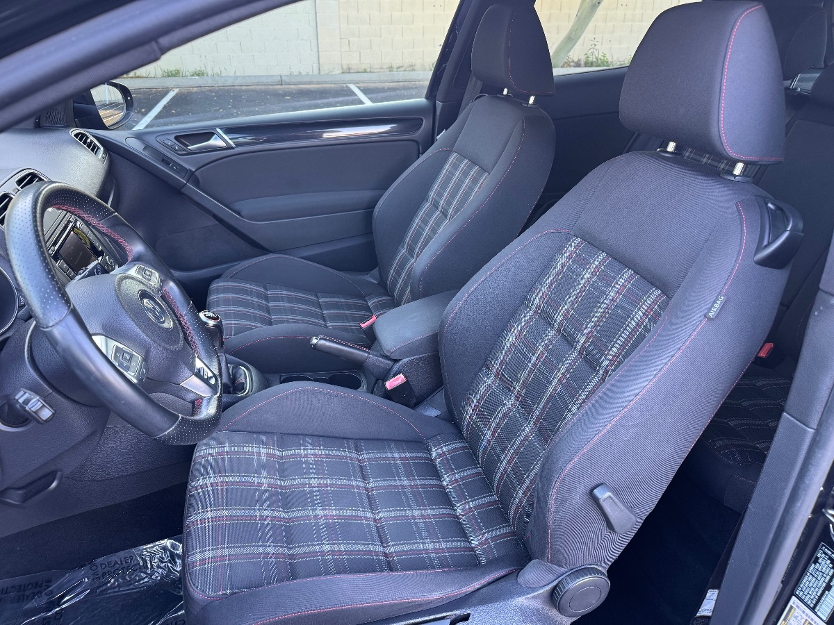 2012 Volkswagen Golf GTI photo 13