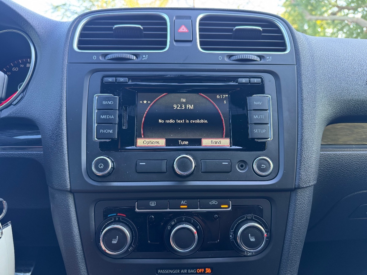 2012 Volkswagen Golf GTI photo 18