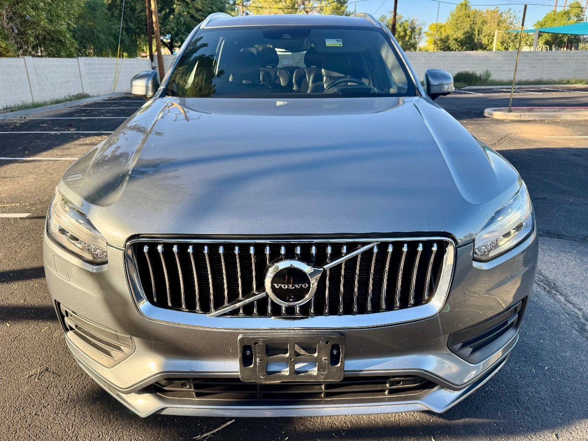 2020 Volvo XC90 Momentum photo 3