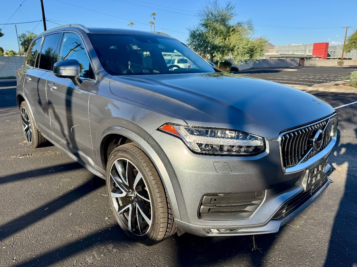 2020 Volvo XC90 Momentum photo 4
