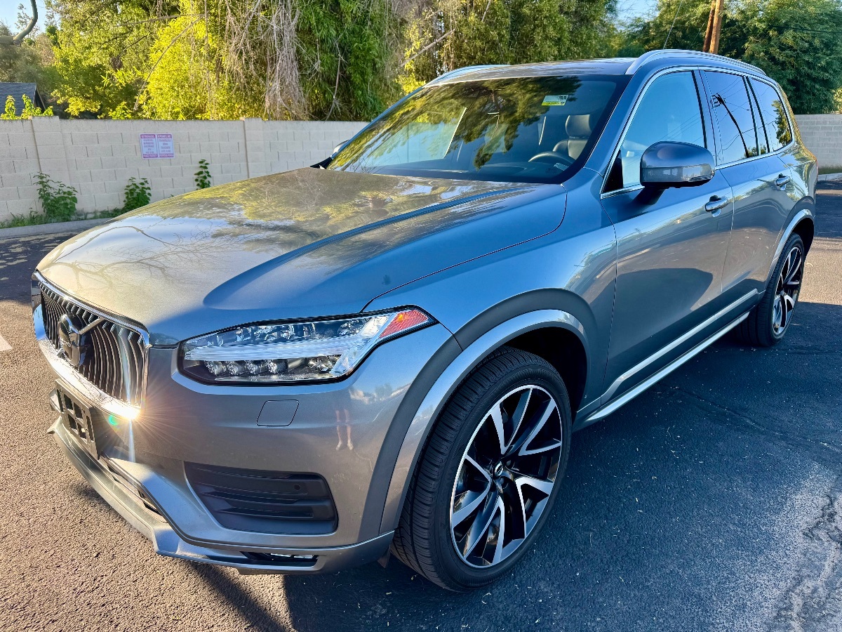 2020 Volvo XC90 Momentum photo 2