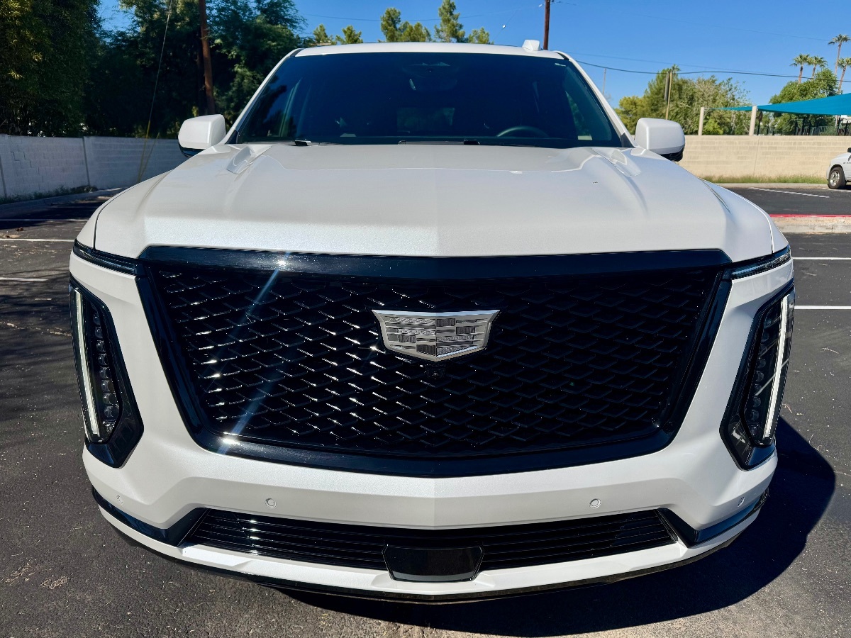 2025 Cadillac Escalade Sport photo 3
