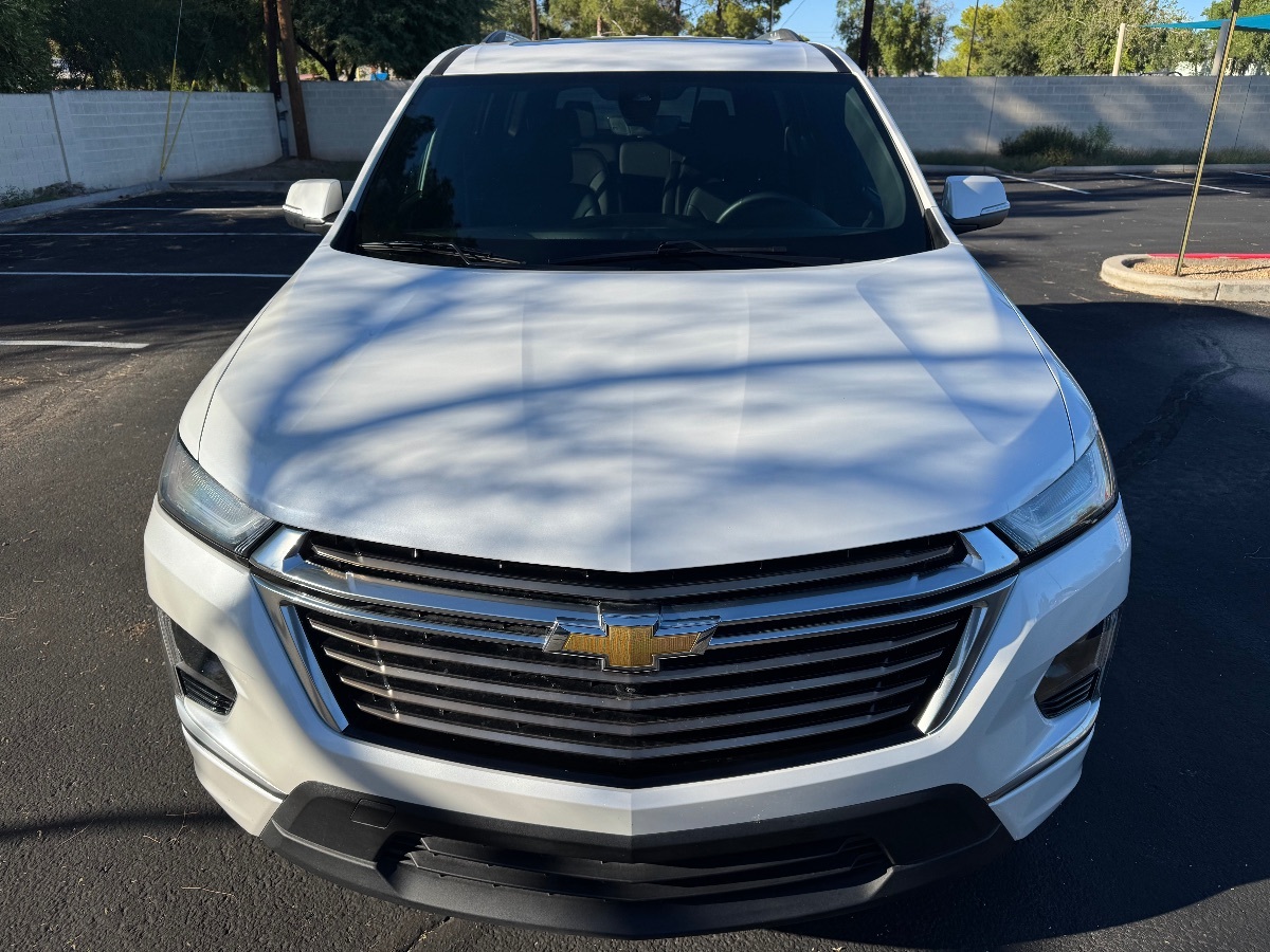 2023 Chevrolet Traverse High Country photo 2