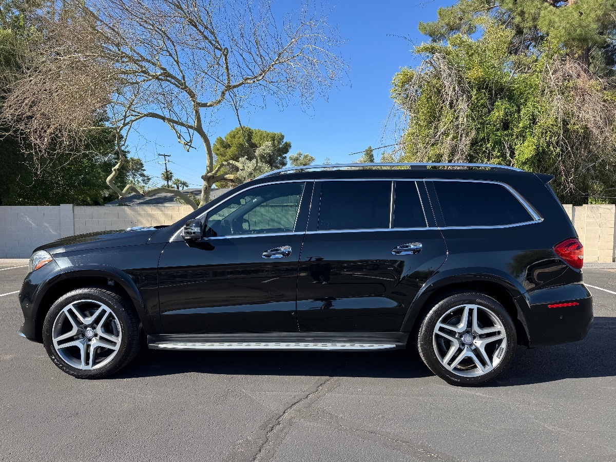 2017 Mercedes Benz GLS 550 4MATIC photo 2
