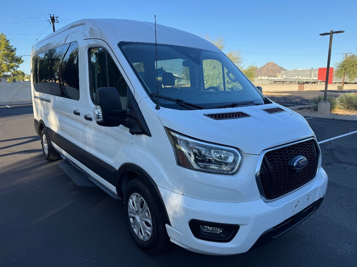 2023 Ford Transit XLT photo 3