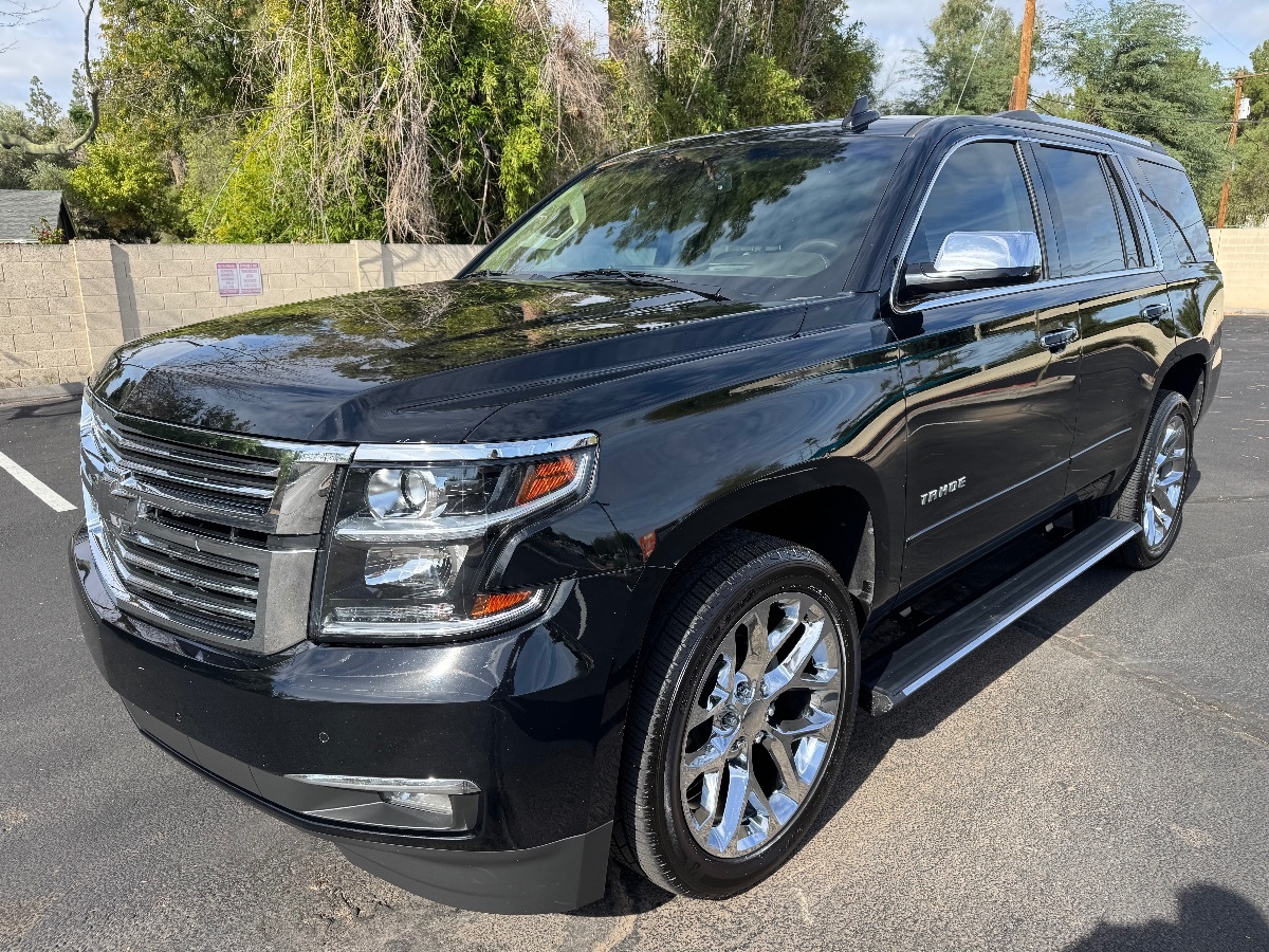2019 Chevrolet Tahoe Premier photo 2