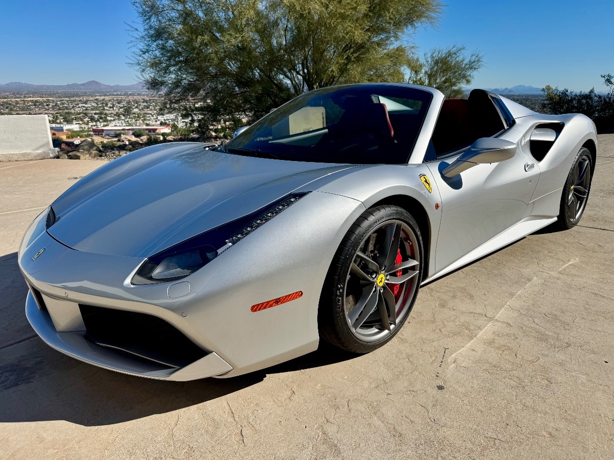 2019 Ferrari 488 Spider photo 2