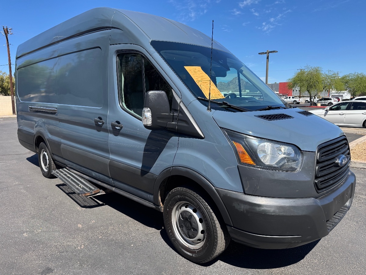 View vehicle photo 3