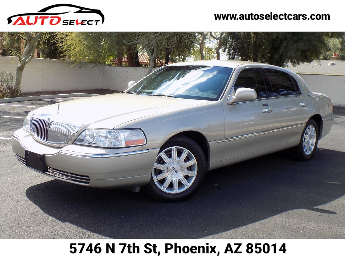 2011 Lincoln Town Car Signature Limited