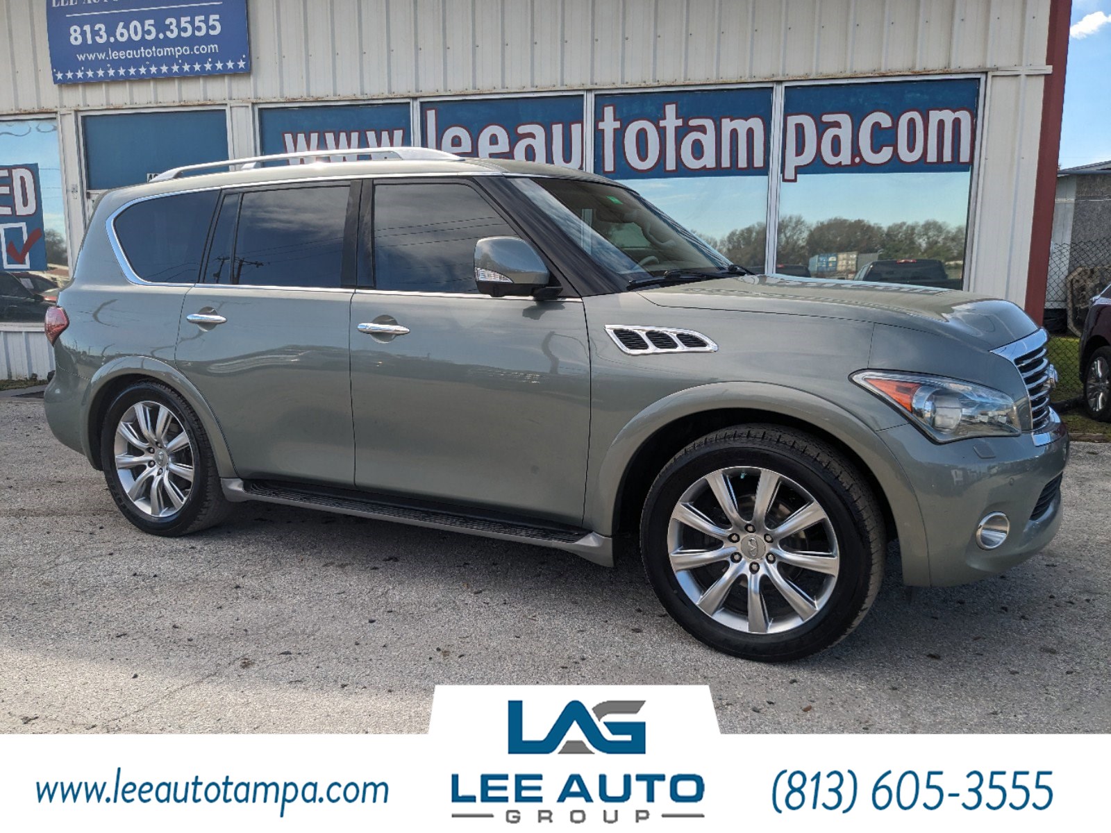 2012 INFINITI QX56 8-passenger