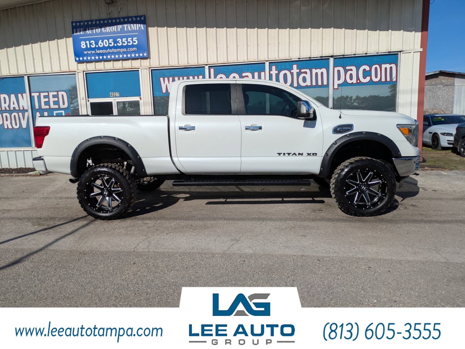 2018 Nissan Titan SL photo 2