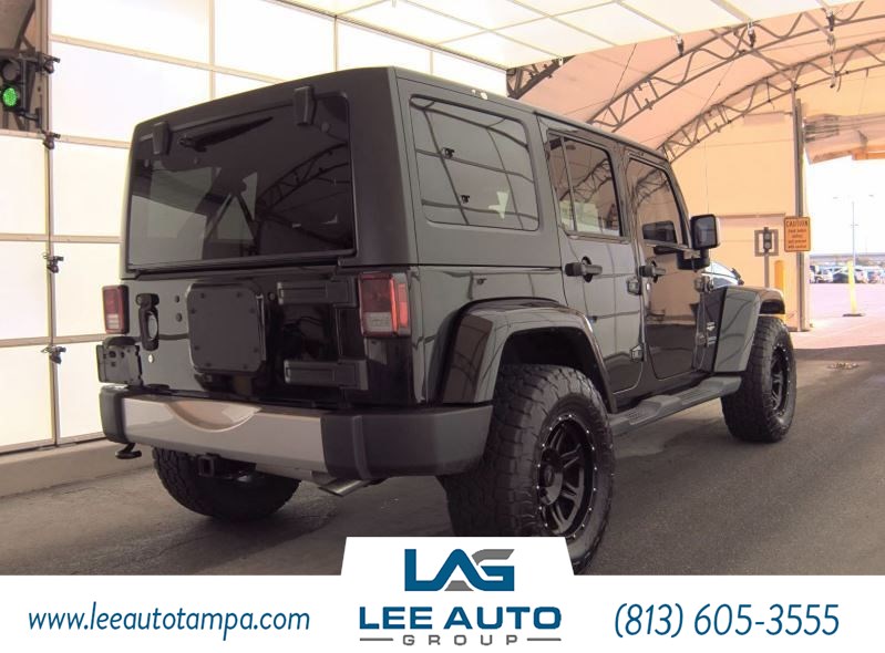 2015 Jeep Wrangler Unlimited Sahara photo 3