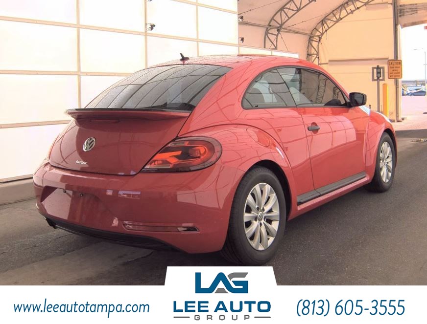 2018 Volkswagen Beetle S photo 3