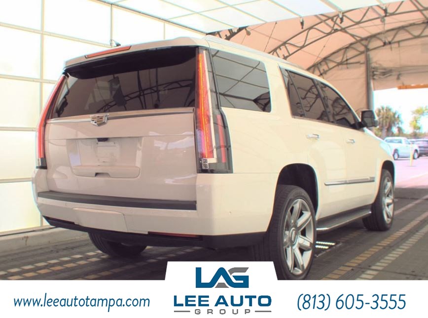 2019 Cadillac Escalade Luxury photo 3