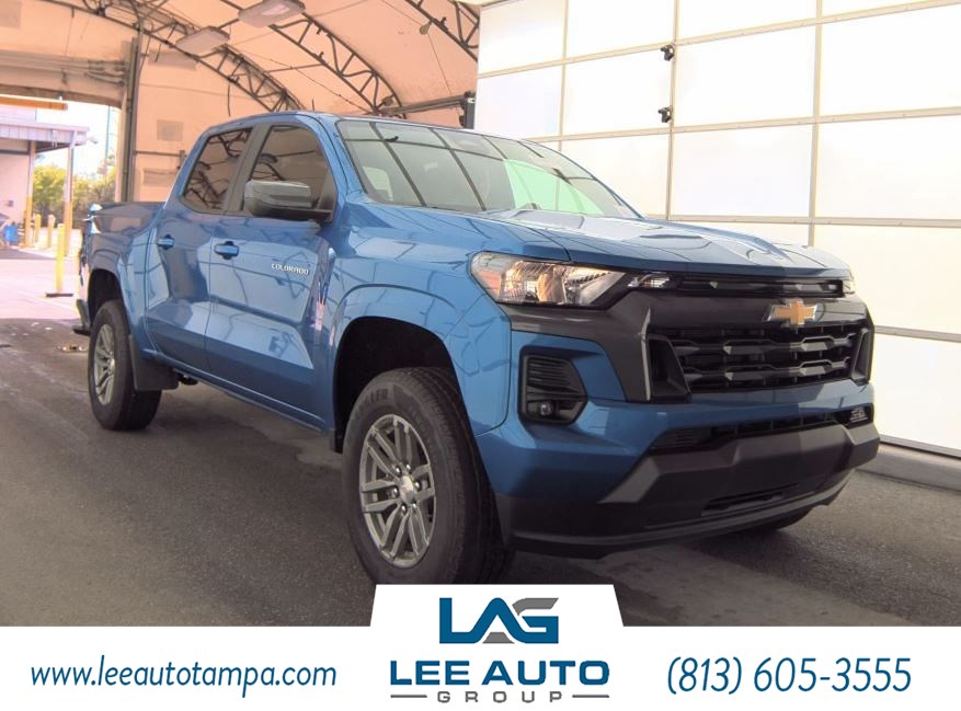 2024 Chevrolet Colorado LT photo 4