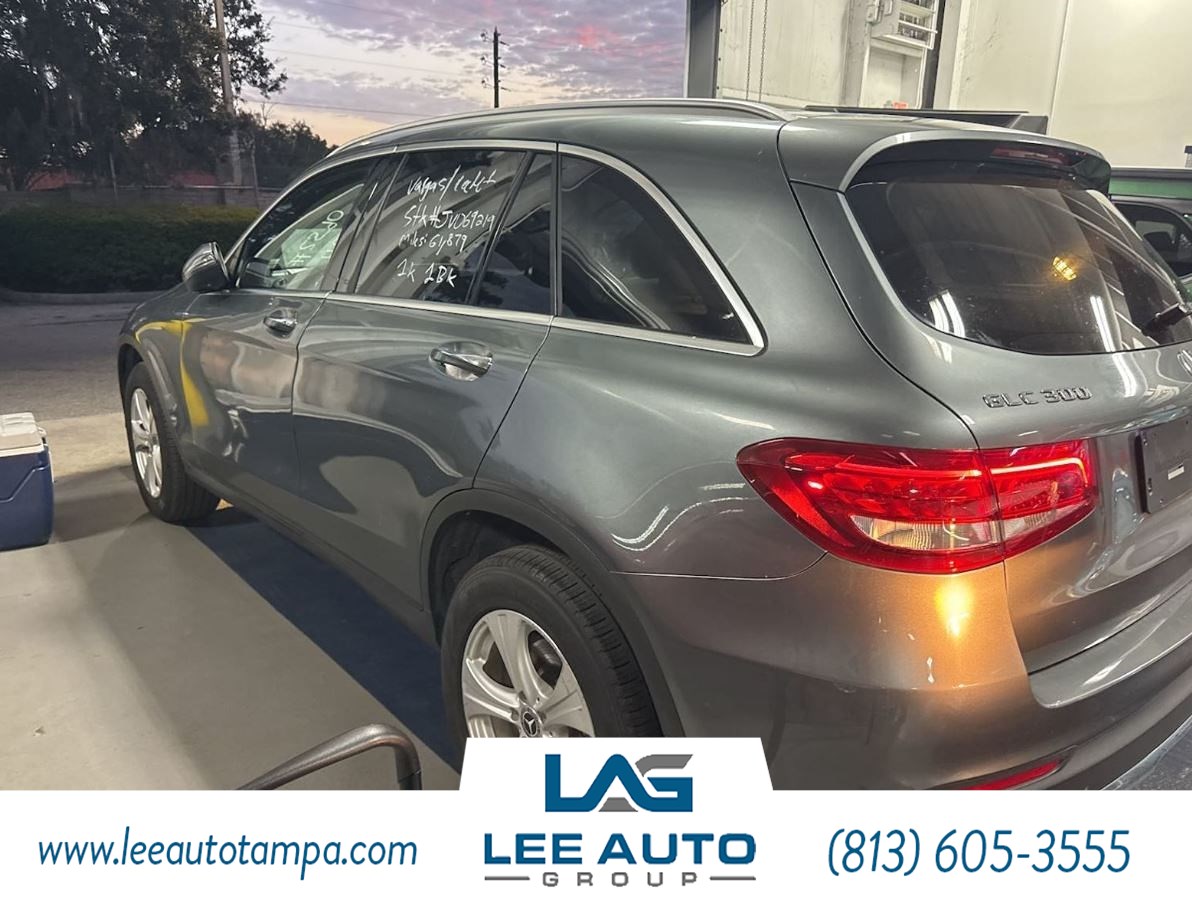 2018 Mercedes Benz GLC 300 photo 3