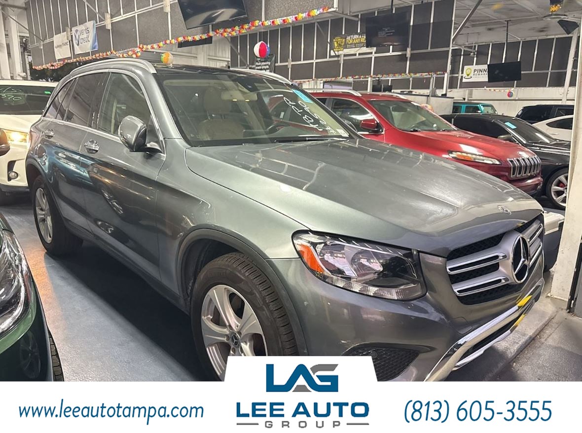 2018 Mercedes Benz GLC 300 photo 4