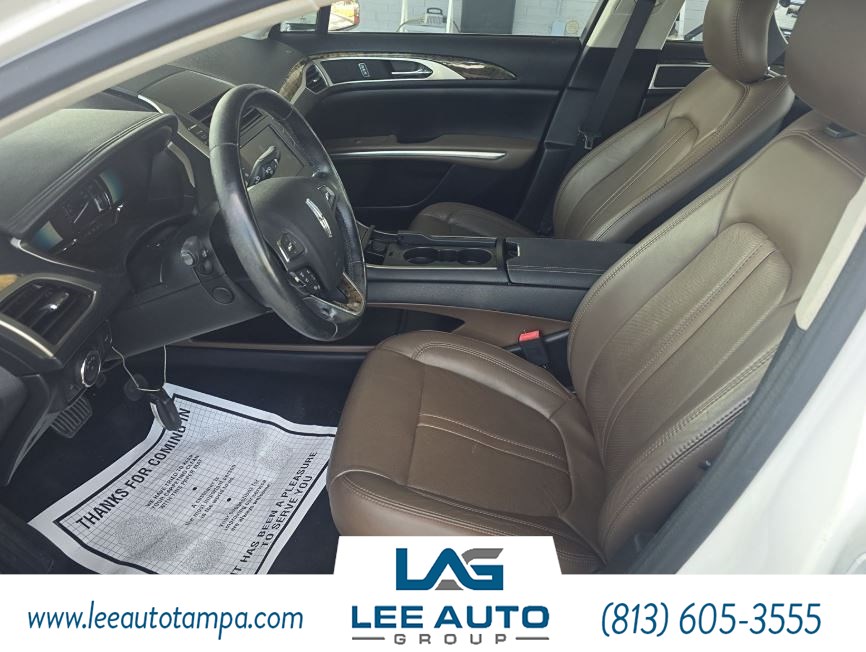 2016 Lincoln MKZ Hybrid photo 2