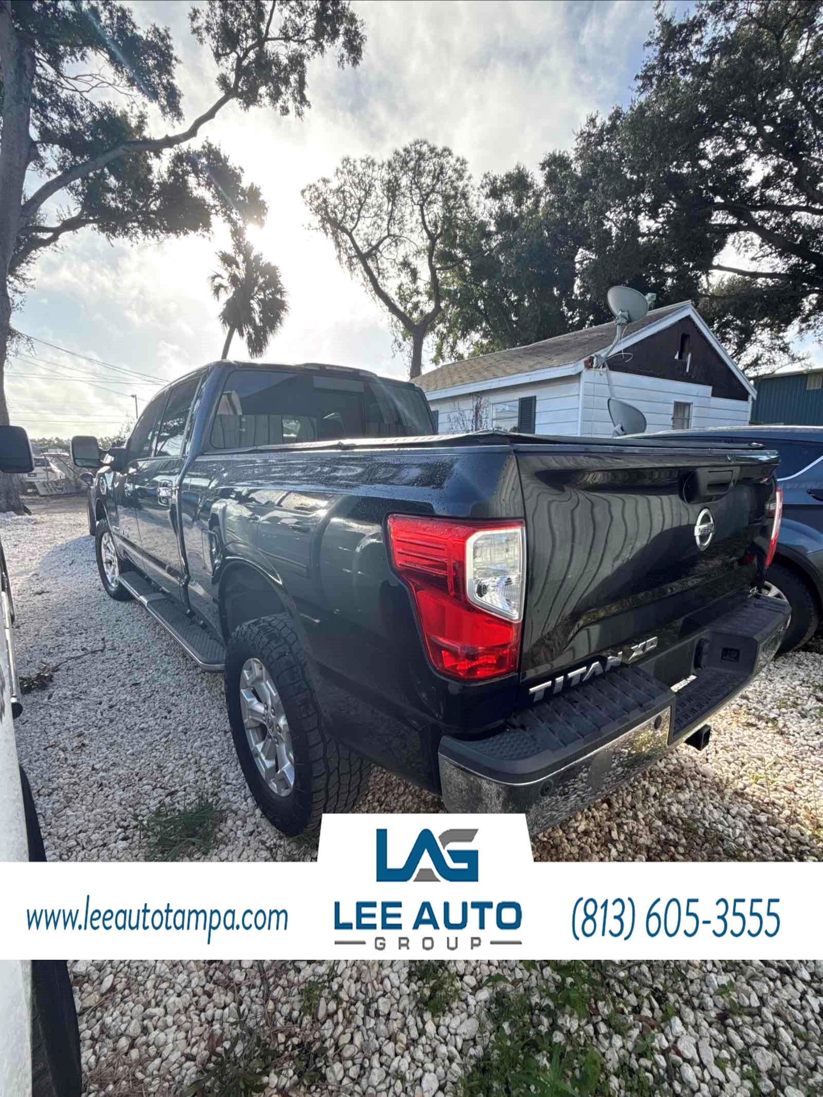 2016 Nissan Titan SL photo 2
