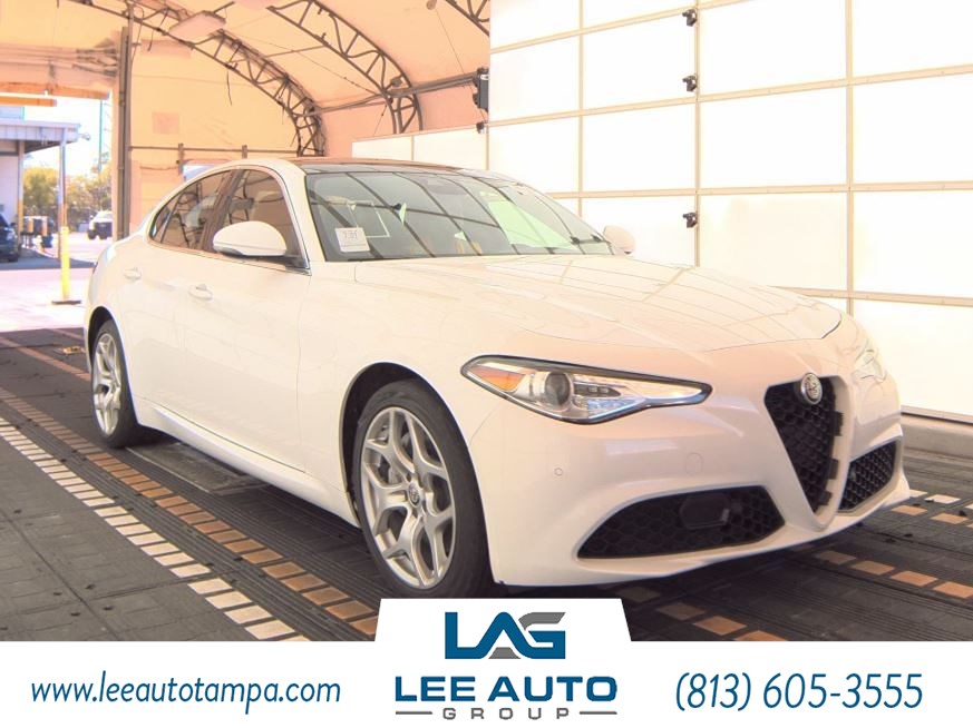 2021 Alfa Romeo Giulia Ti photo 3