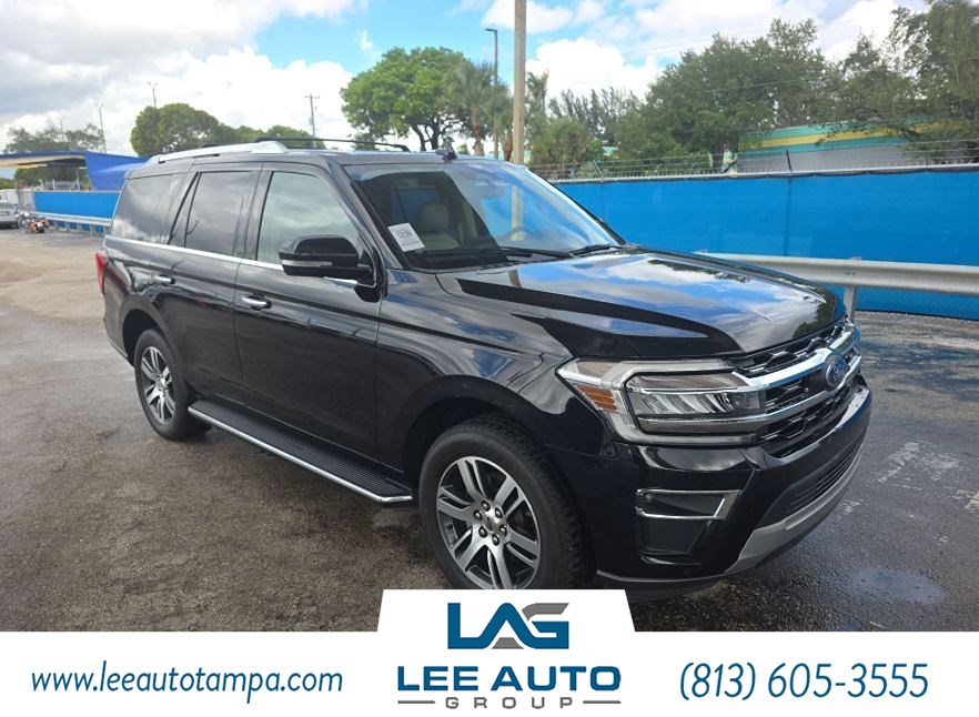 2022 Ford Expedition Limited photo 2