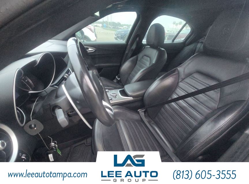 2020 Alfa Romeo Giulia Ti Sport photo 4