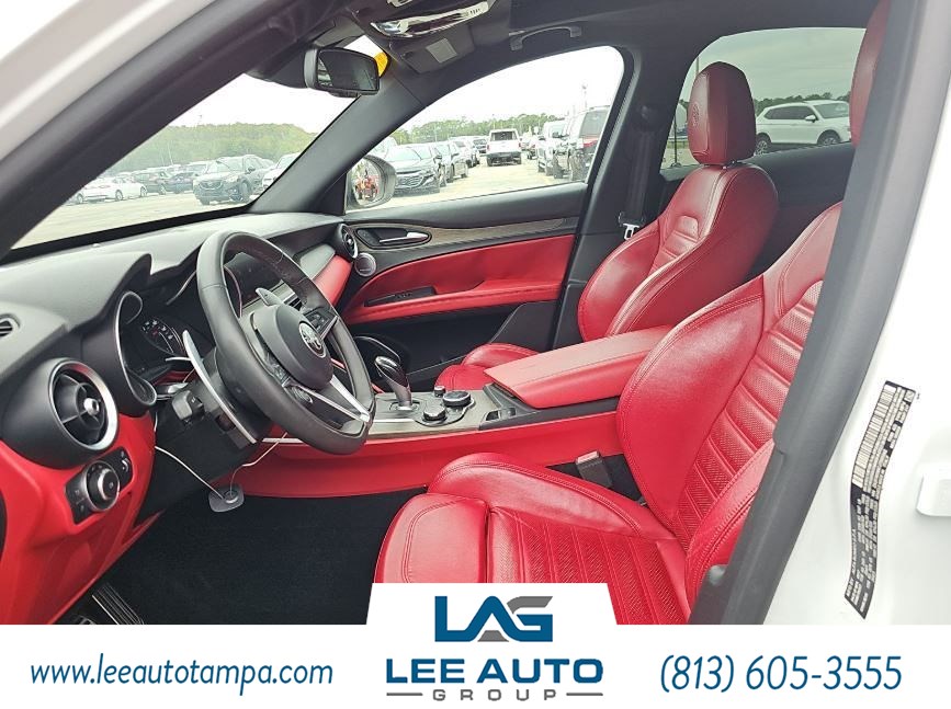 2018 Alfa Romeo Stelvio Ti Sport photo 4