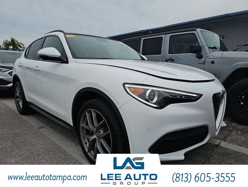 2018 Alfa Romeo Stelvio Ti Sport photo 3