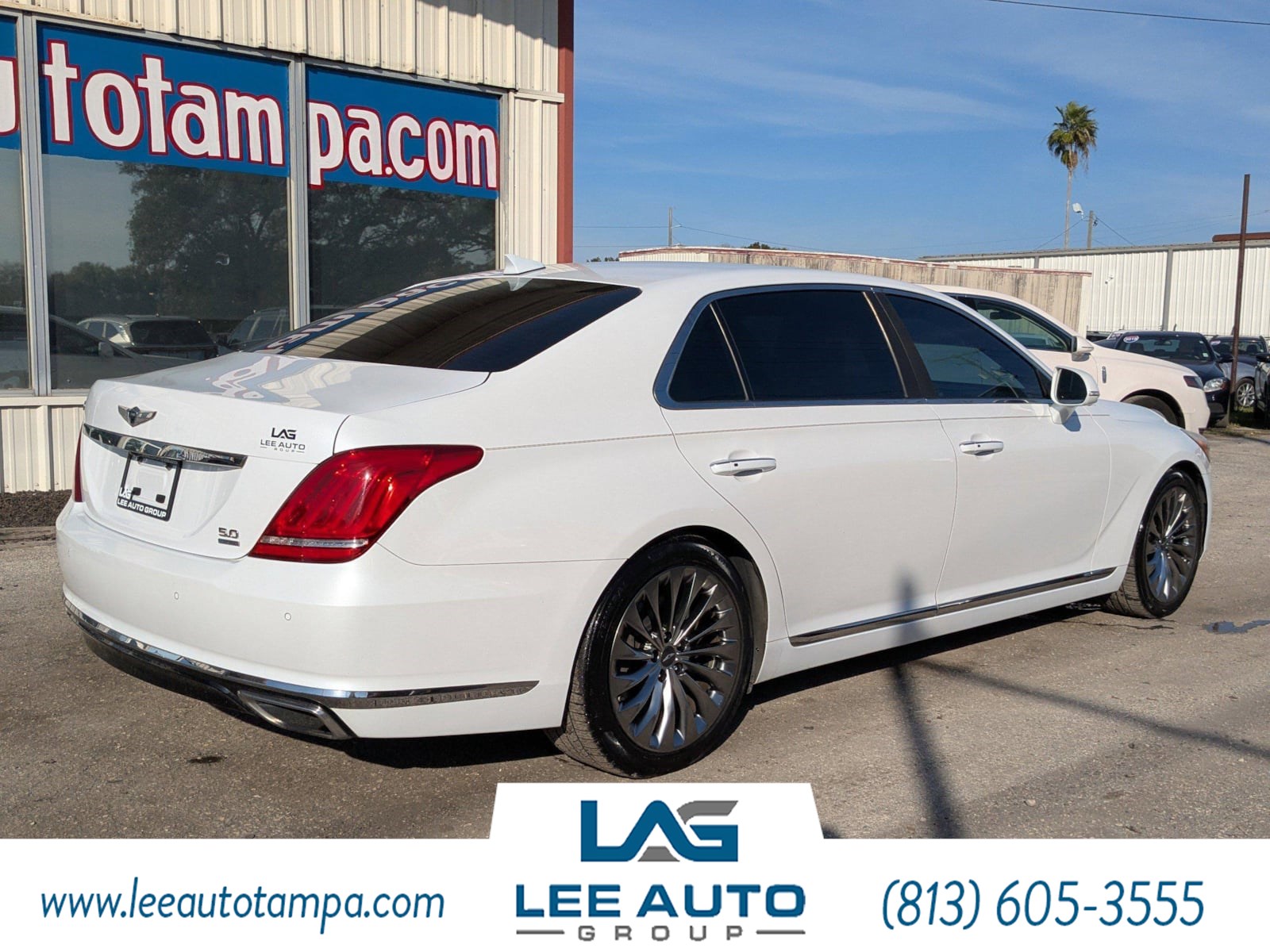 2018 Genesis G90 5.0L Ultimate photo 2