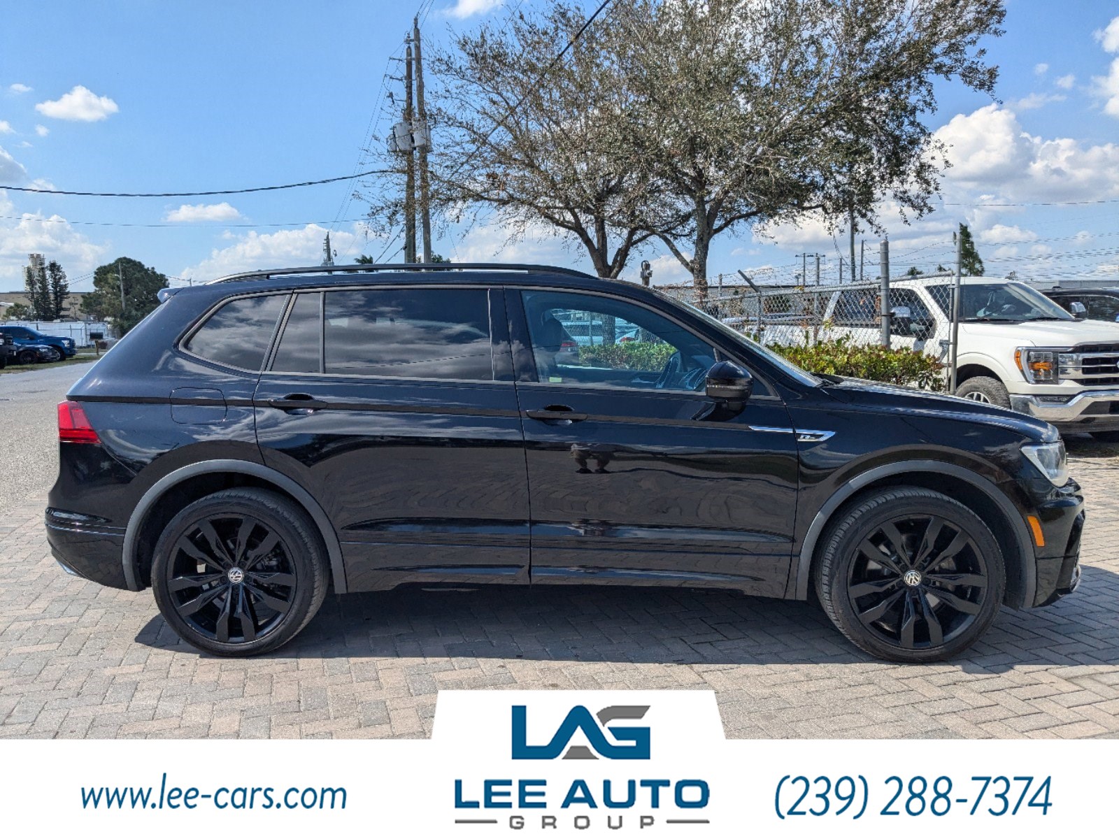 2021 Volkswagen Tiguan SE R-Line Black photo 2