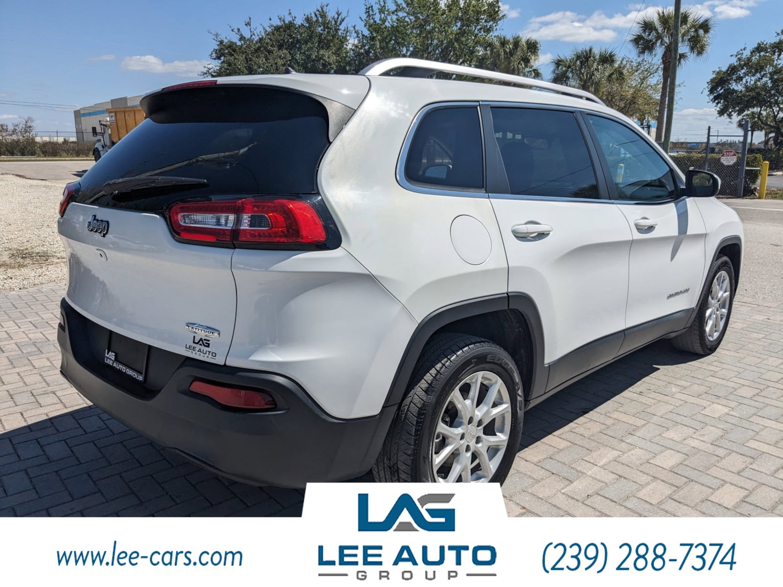 2015 Jeep Cherokee Latitude photo 3
