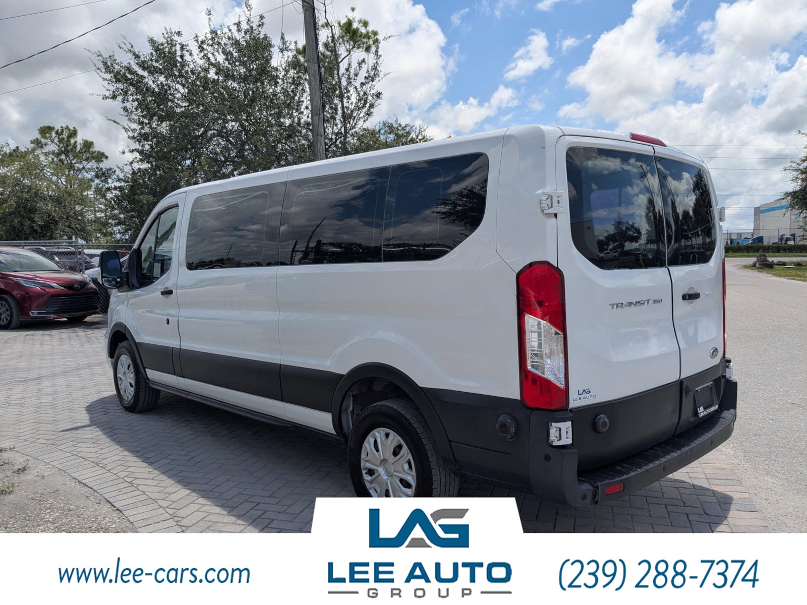 2020 Ford Transit Passenger XLT photo 5
