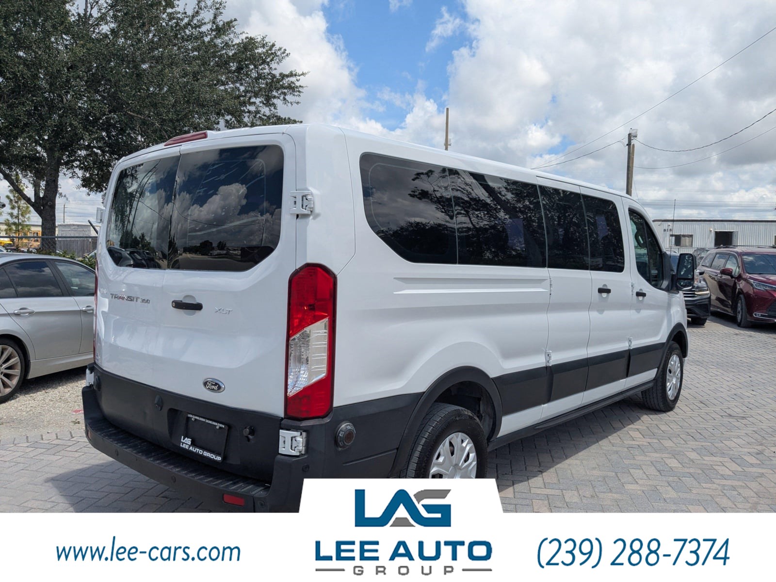 2020 Ford Transit Passenger XLT photo 3