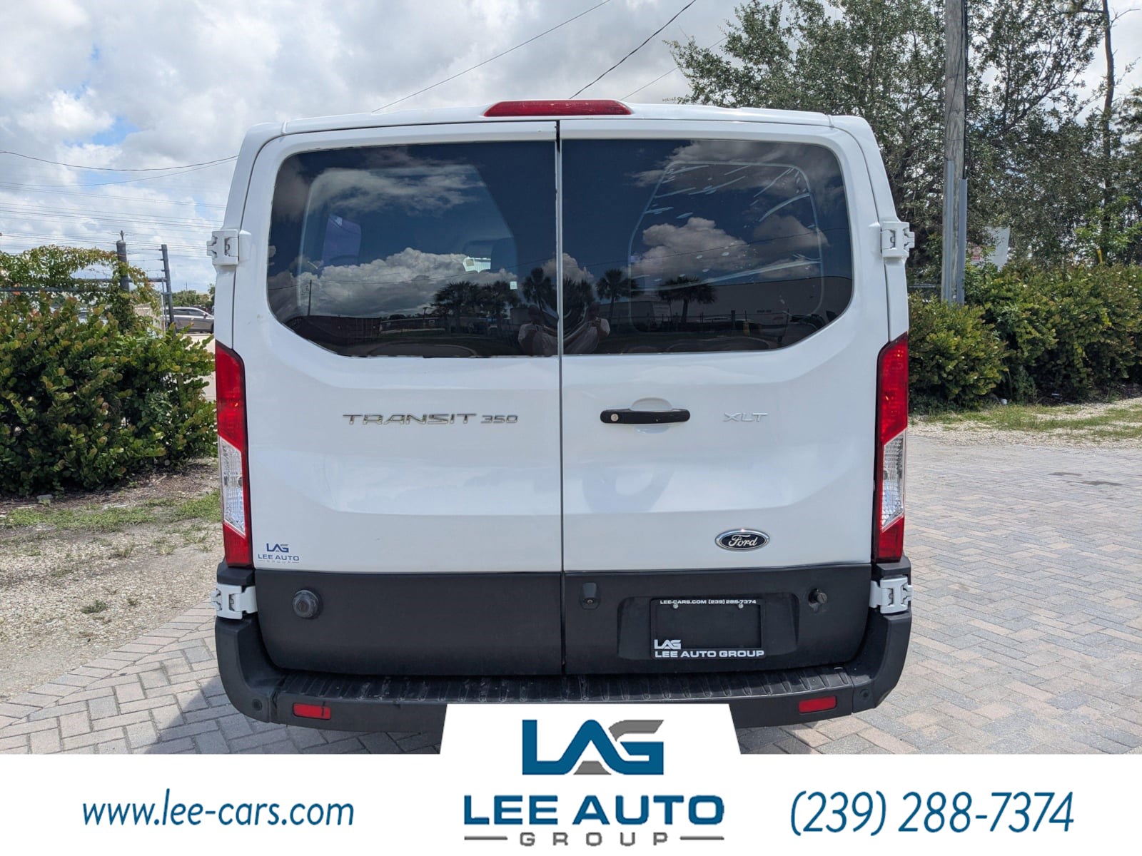2020 Ford Transit Passenger XLT photo 4