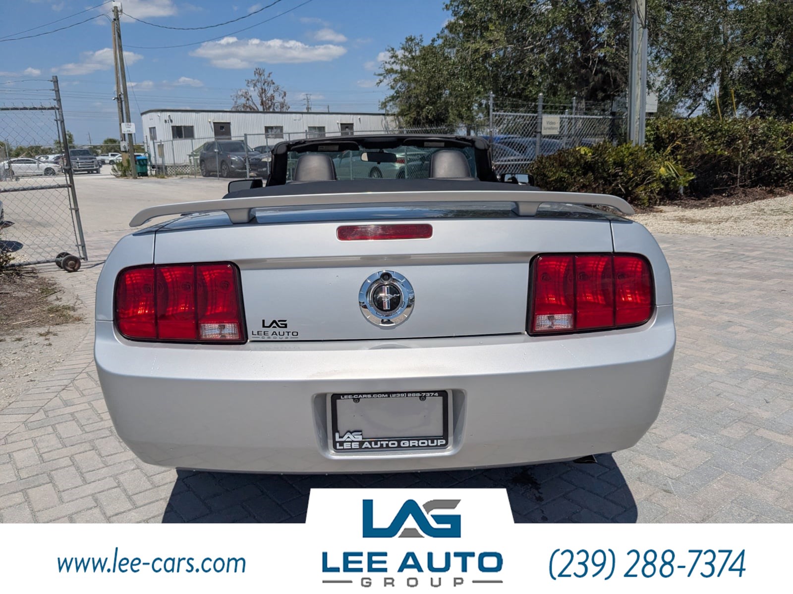 2005 Ford Mustang Deluxe Convertible photo 4