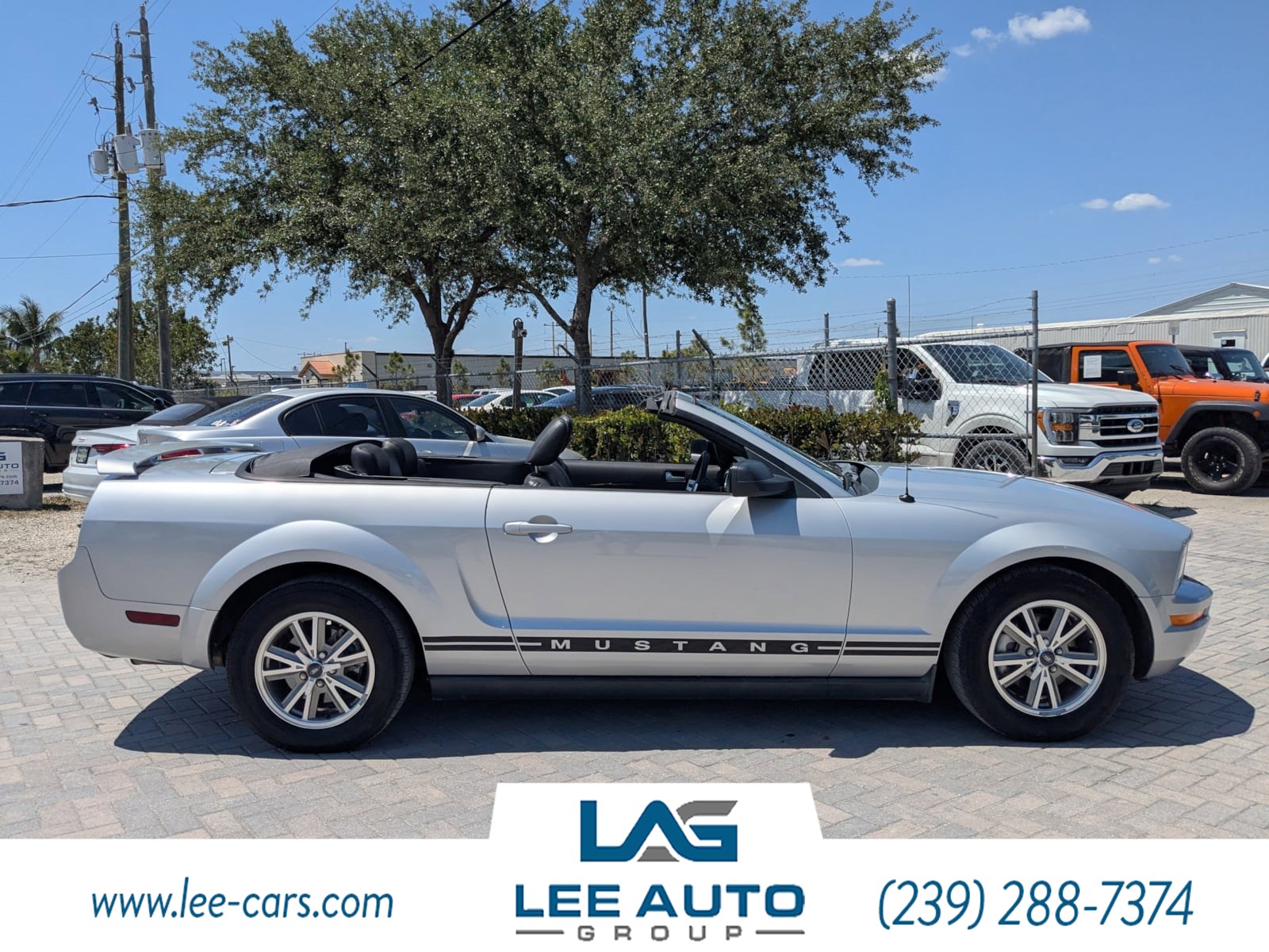 2005 Ford Mustang Deluxe Convertible photo 2