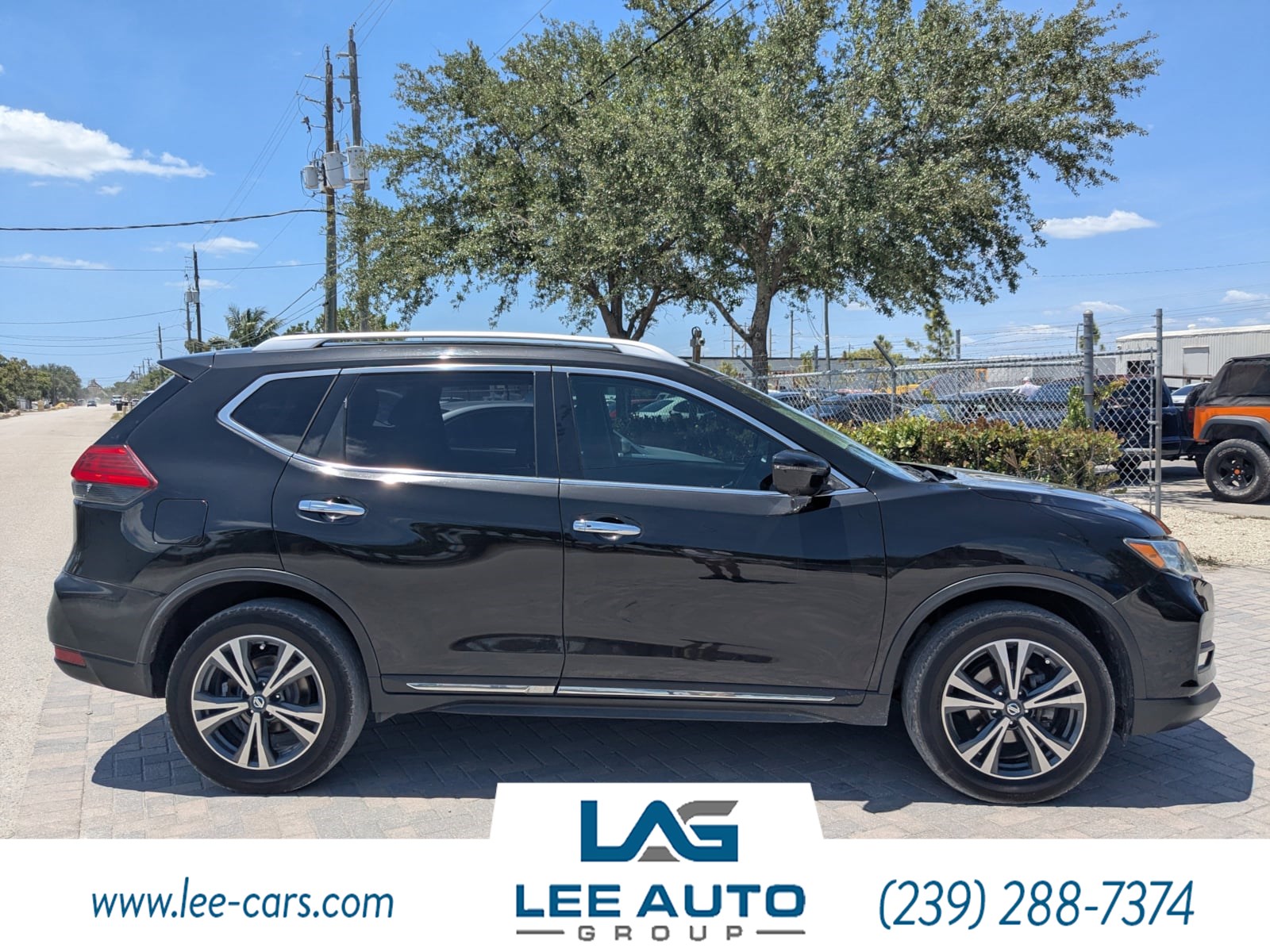 2017 Nissan Rogue SL photo 2