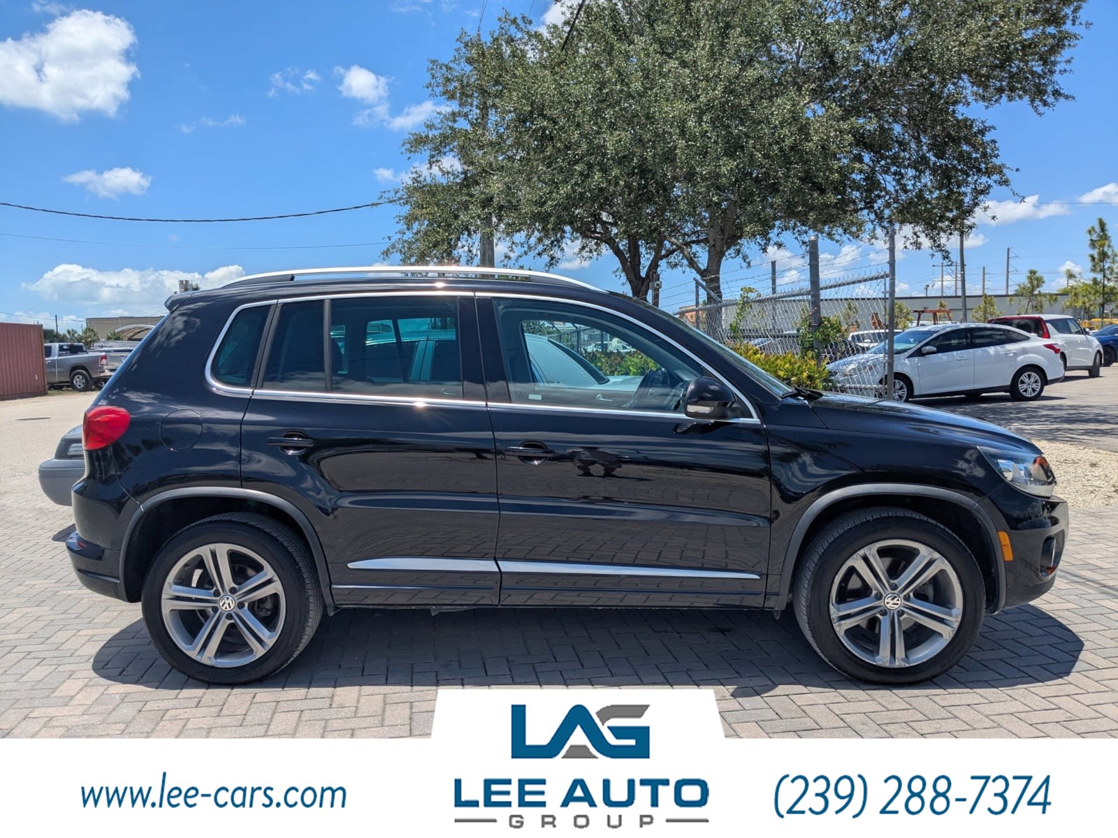 2017 Volkswagen Tiguan Sport photo 2