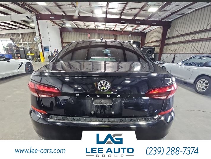 2021 Volkswagen Passat 2.0T SE photo 3