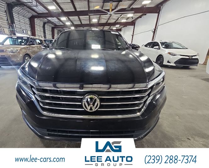 2021 Volkswagen Passat 2.0T SE photo 2