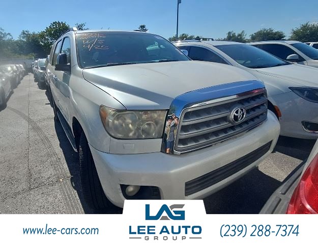 2012 Toyota Sequoia Platinum photo 2