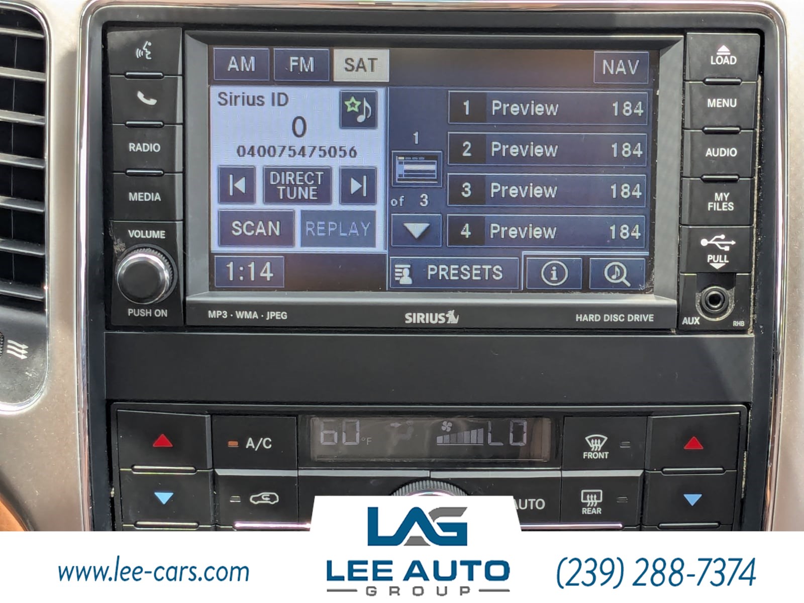 2011 Jeep Grand Cherokee Overland photo 17