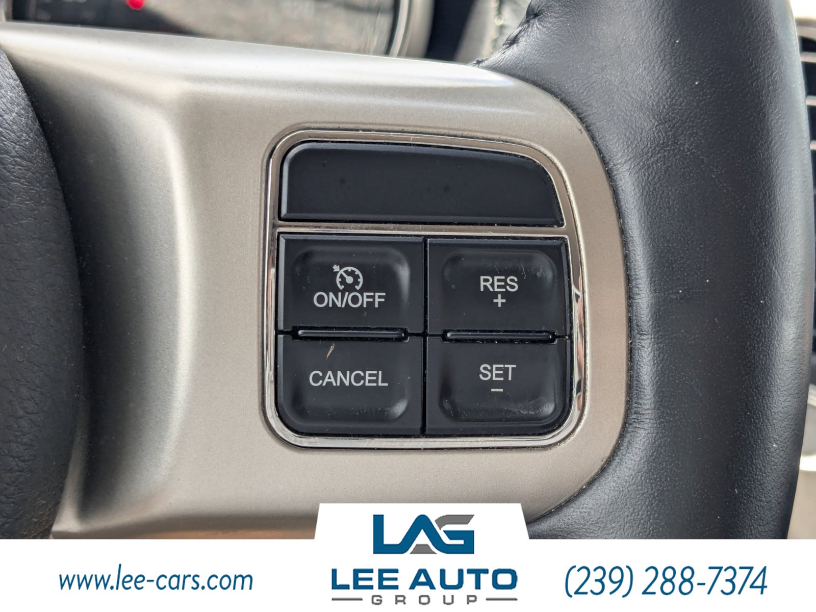 2011 Jeep Grand Cherokee Overland photo 23