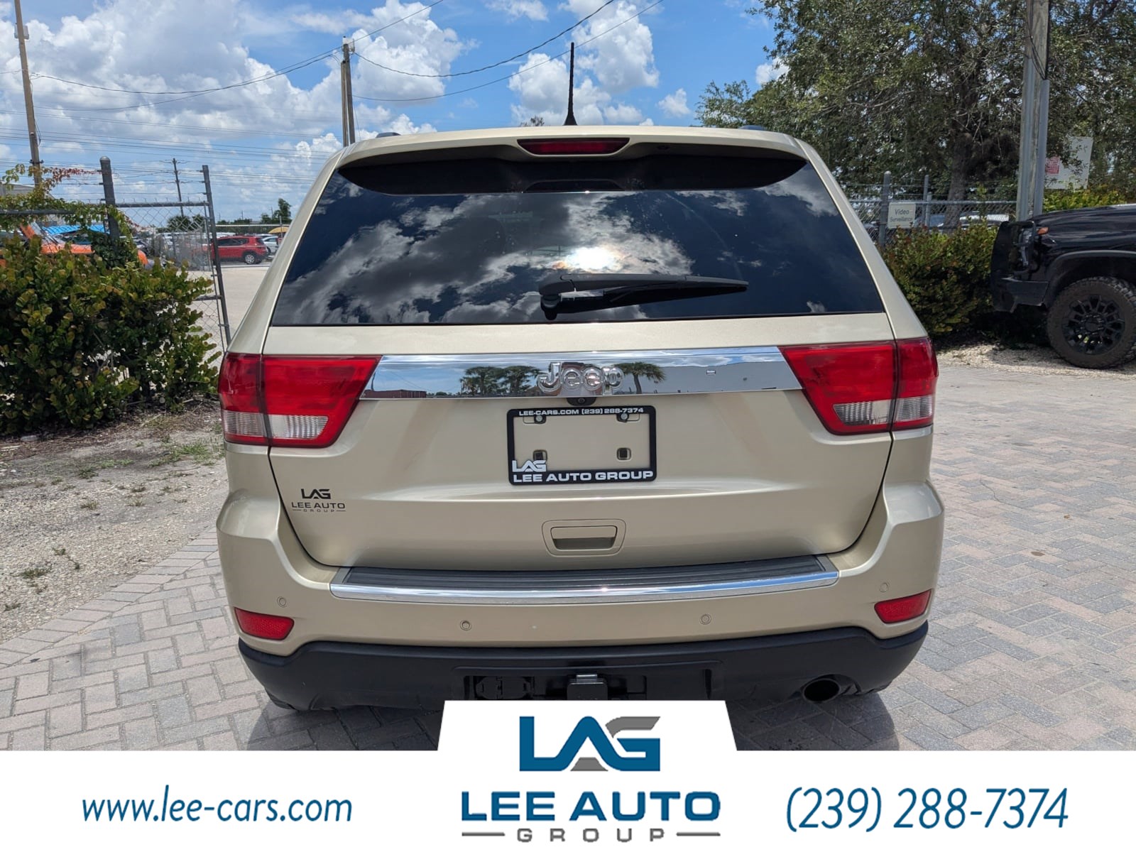 2011 Jeep Grand Cherokee Overland photo 4